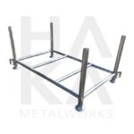 Stapelpallet met vaste staanders